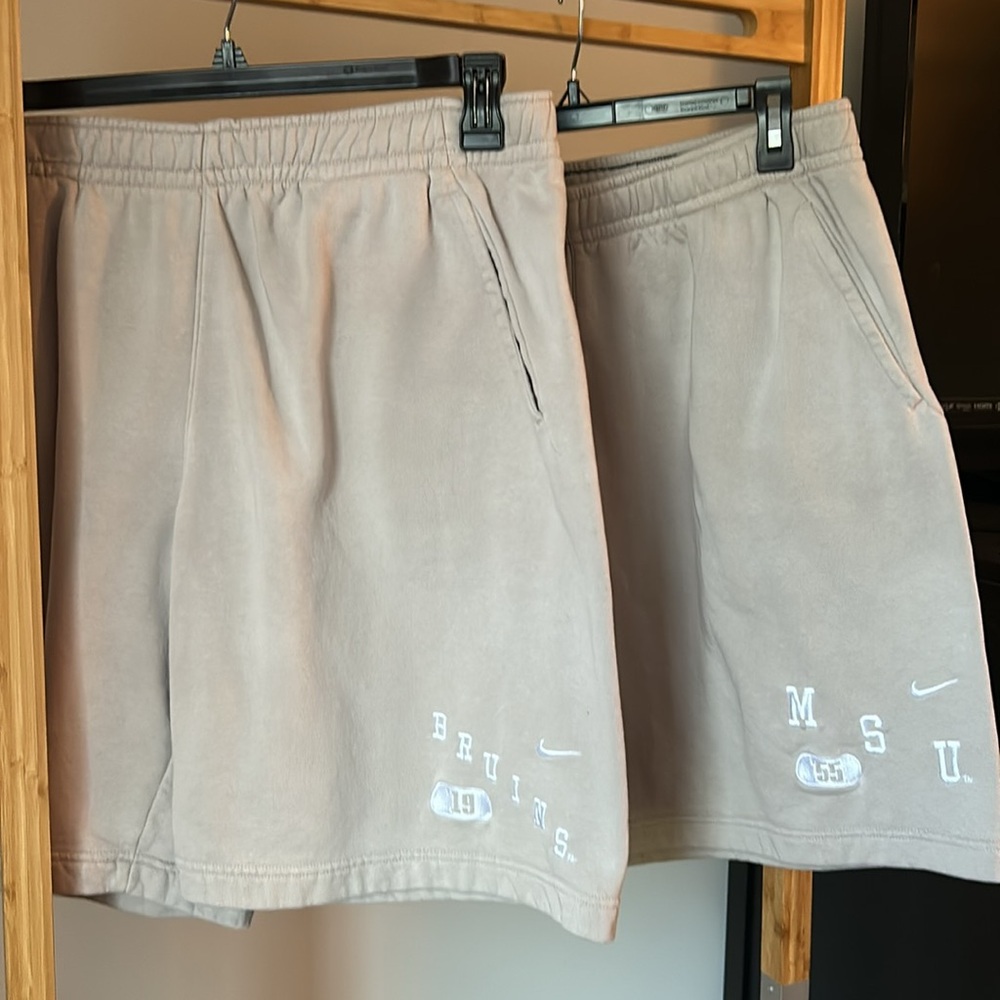 Set of 2 Men’s Large Nike Shorts